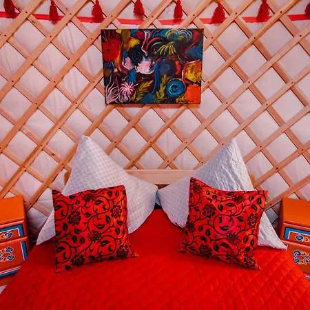 Caloroczne Jurty Mongolskie - 