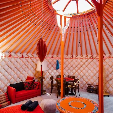 Caloroczne Jurty Mongolskie - 