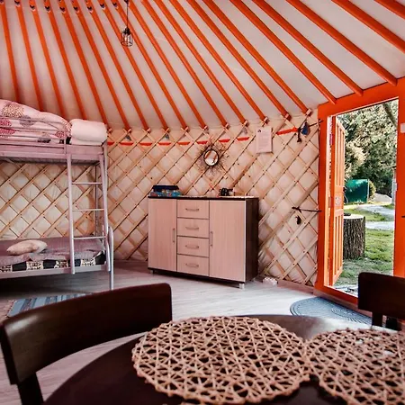 Caloroczne Jurty Mongolskie - 