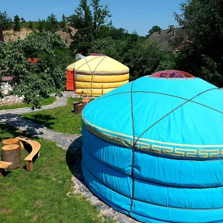 Caloroczne Jurty Mongolskie - 