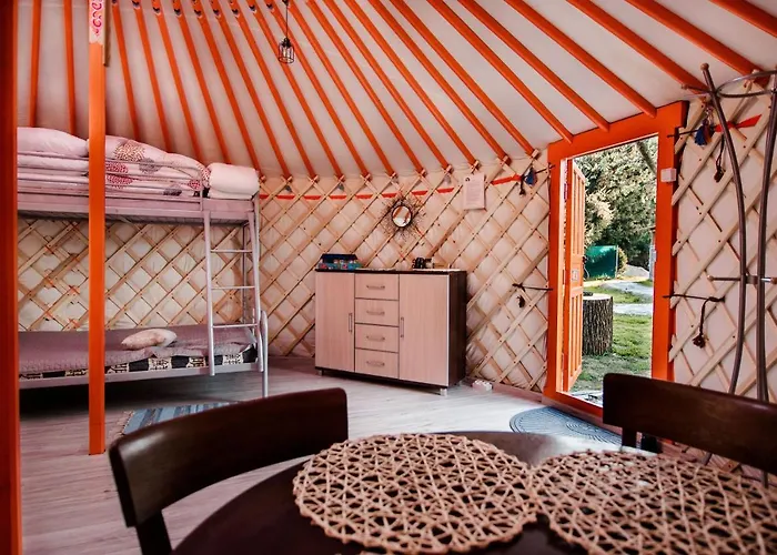 Caloroczne Jurty Mongolskie - 