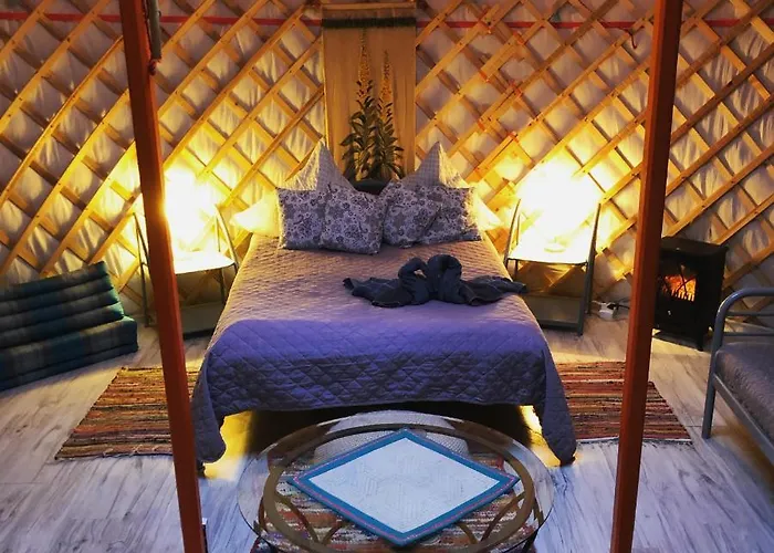 Luxury tent Caloroczne Jurty Mongolskie - 