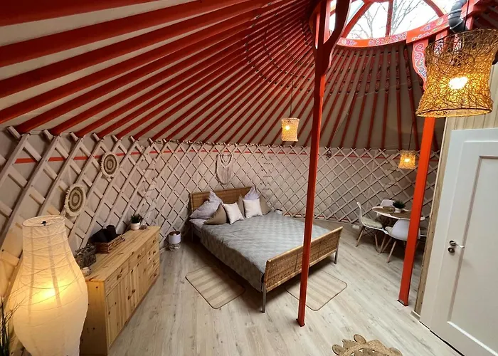 Caloroczne Jurty Mongolskie - 